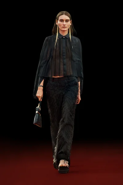 Look 43